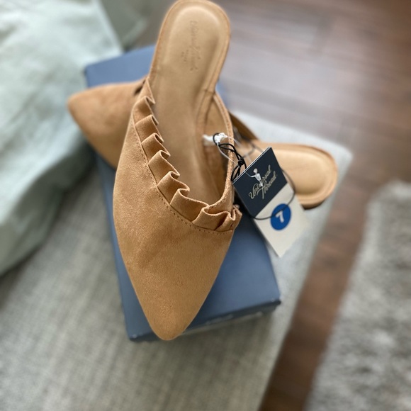 NWT size 7 Universal Thread Flats - Picture 3 of 3